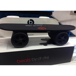 [050644600470] Parlante Portatil Beats Patineta Bluetooth