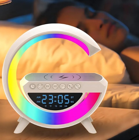 [6290132584040] Parlante BT Micro Sd Usb Aux Fm con Luces Cargador Incalambrico QI con Reloj BT-3401 (23,5x8x24cm)