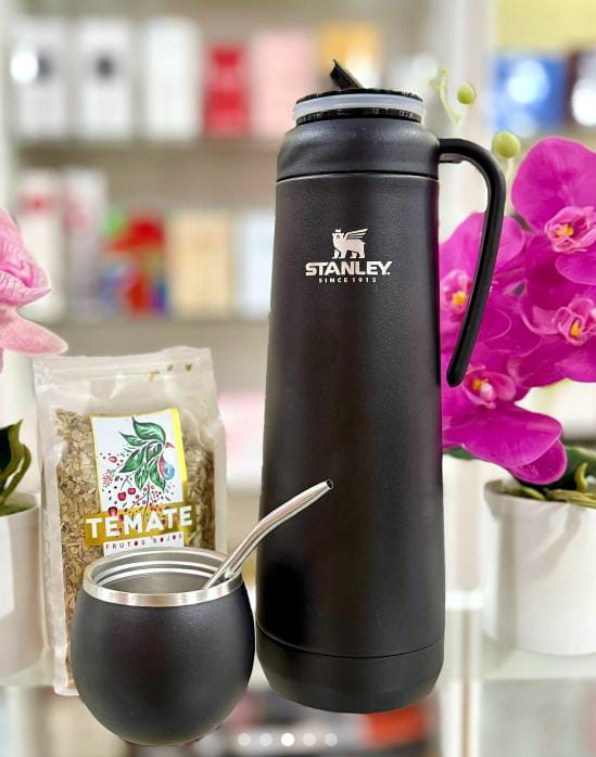 [504699] Termo con Tapa Mate y Bombilla 1.2L Stanley Negro